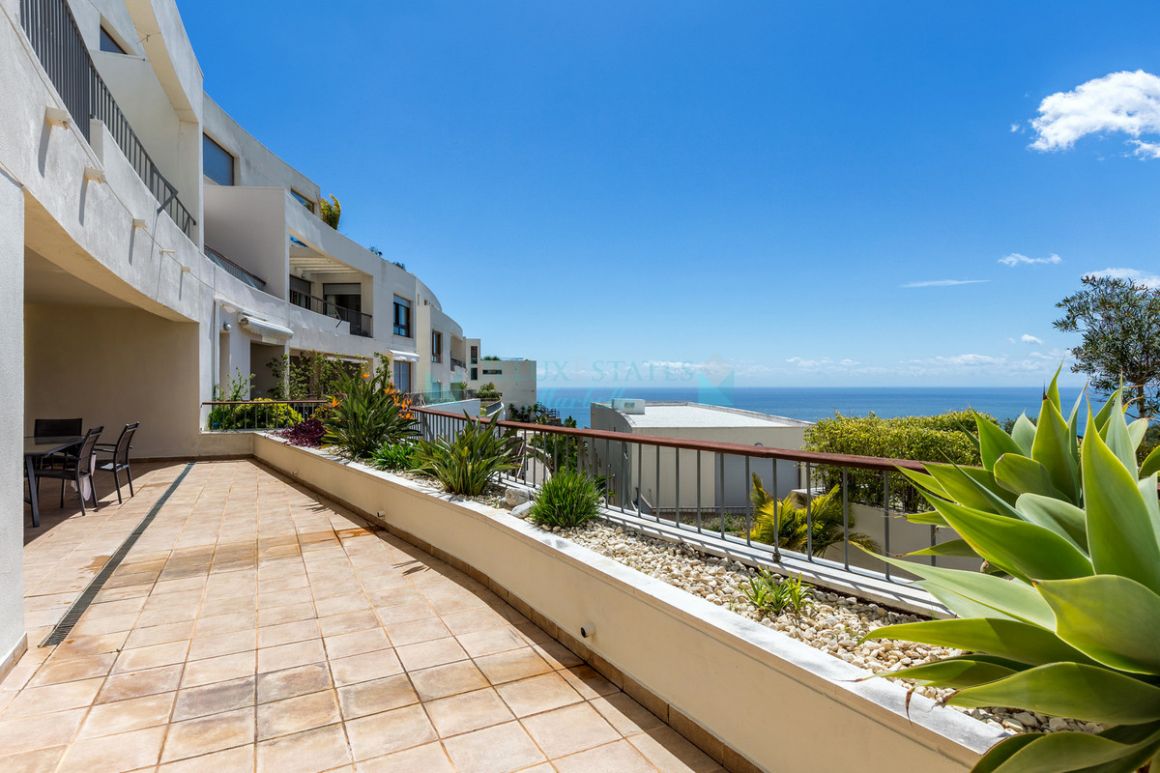 Apartment for sale in Los Altos de los Monteros, Marbella East