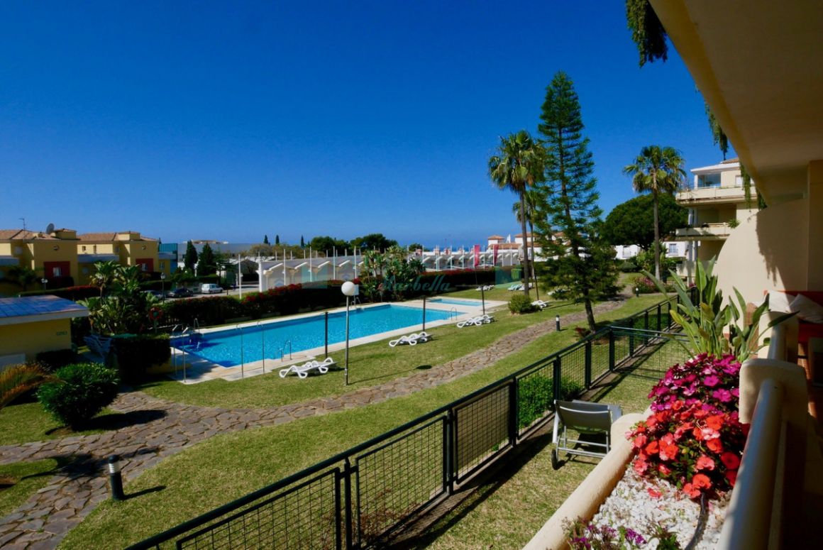 Ground Floor Apartment for sale in Cabopino, Marbella East
