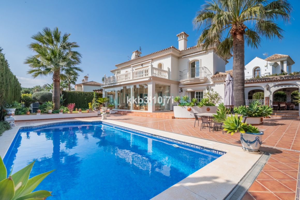 Villa for sale in Marbella Golden Mile