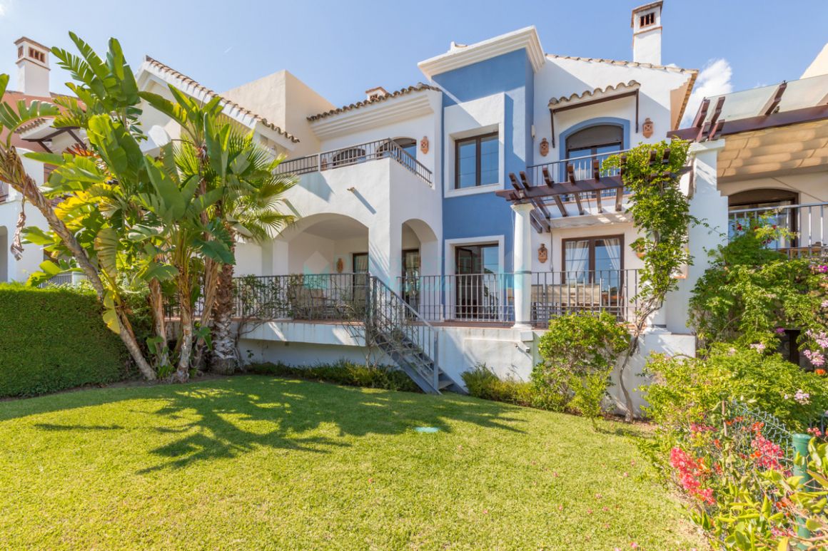 Town House for sale in Los Arqueros, Benahavis