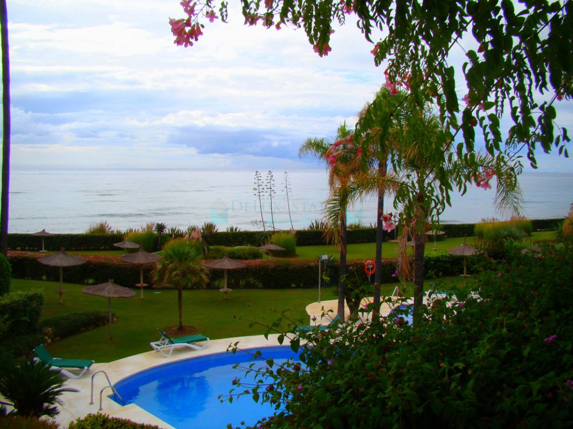 Semi Detached Villa for sale in Estepona