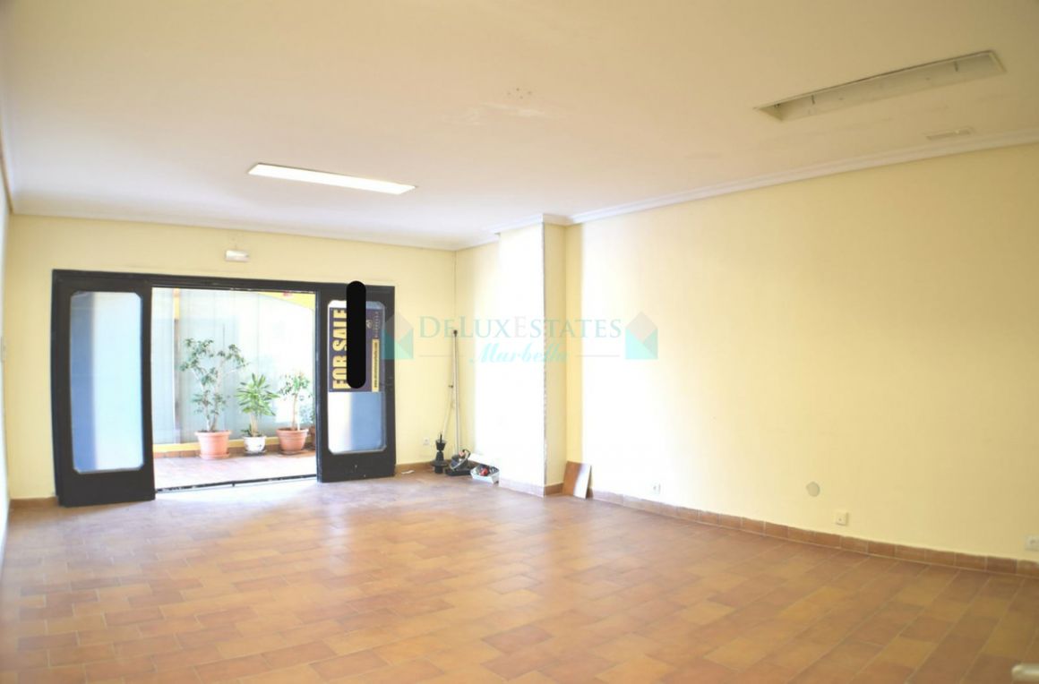 Office for sale in Diana Park, Estepona