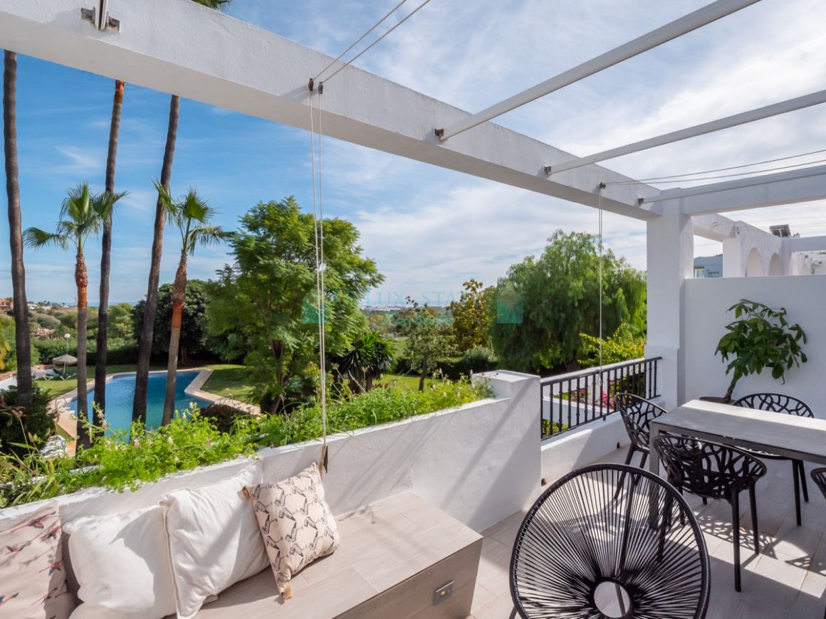 Apartment for sale in Benahavis