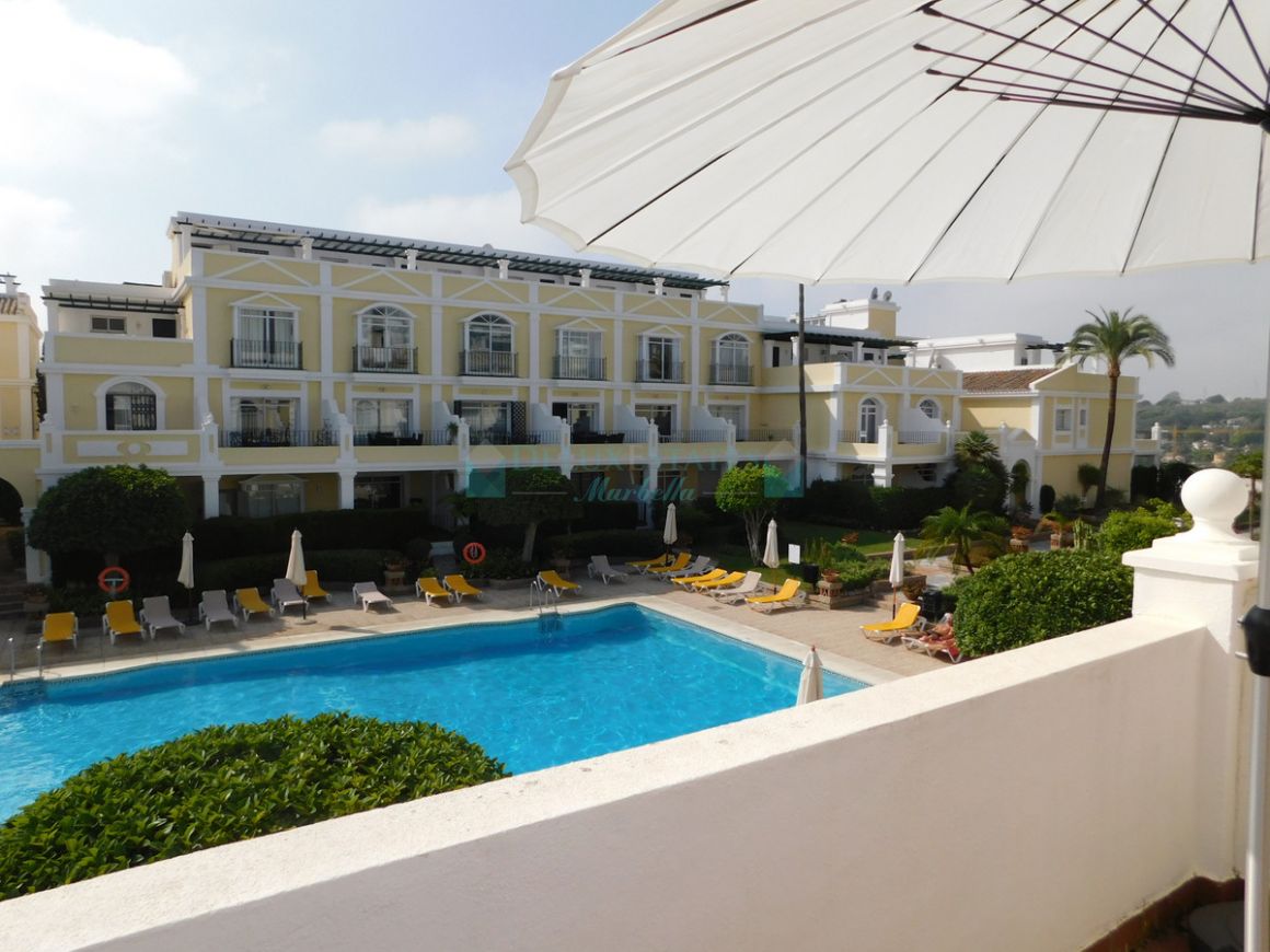 Town House for sale in Aloha, Nueva Andalucia