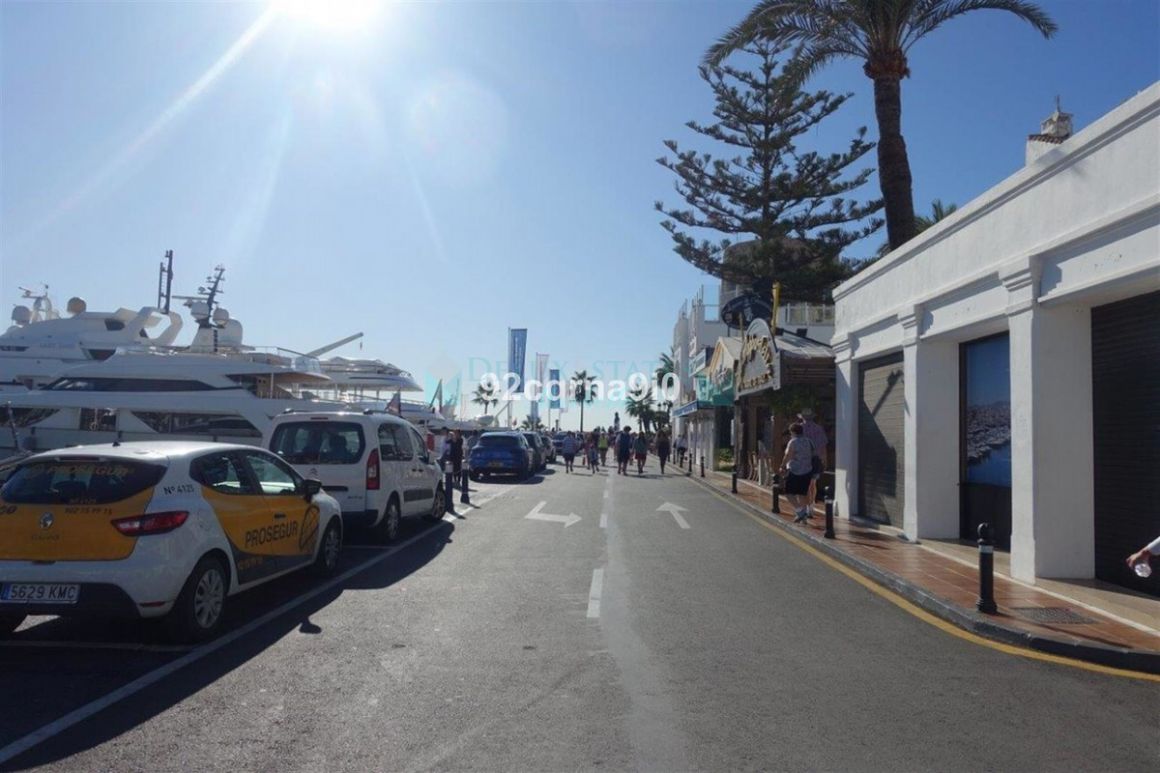 Shopping Centre for sale in Marbella - Puerto Banus