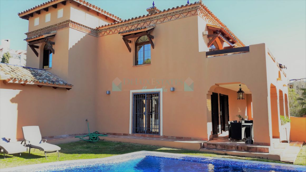 Villa for rent in Estepona