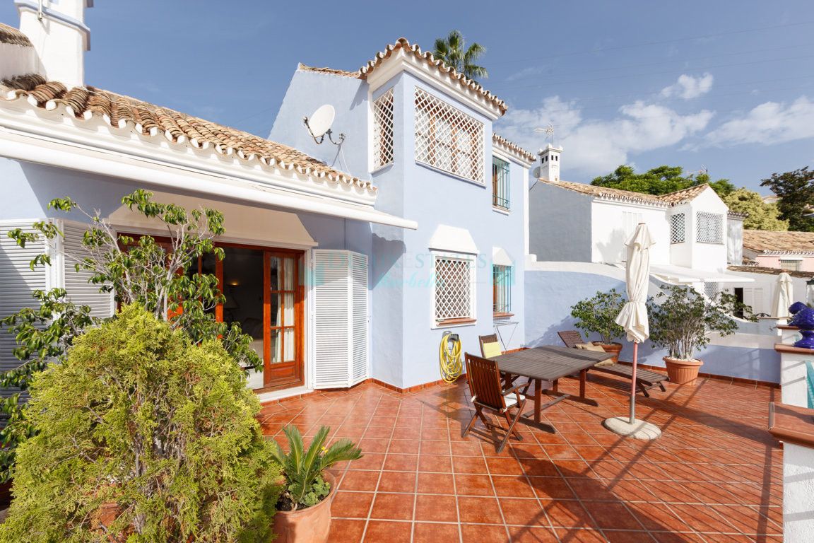 Semi Detached Villa for sale in Nagüeles, Marbella Golden Mile