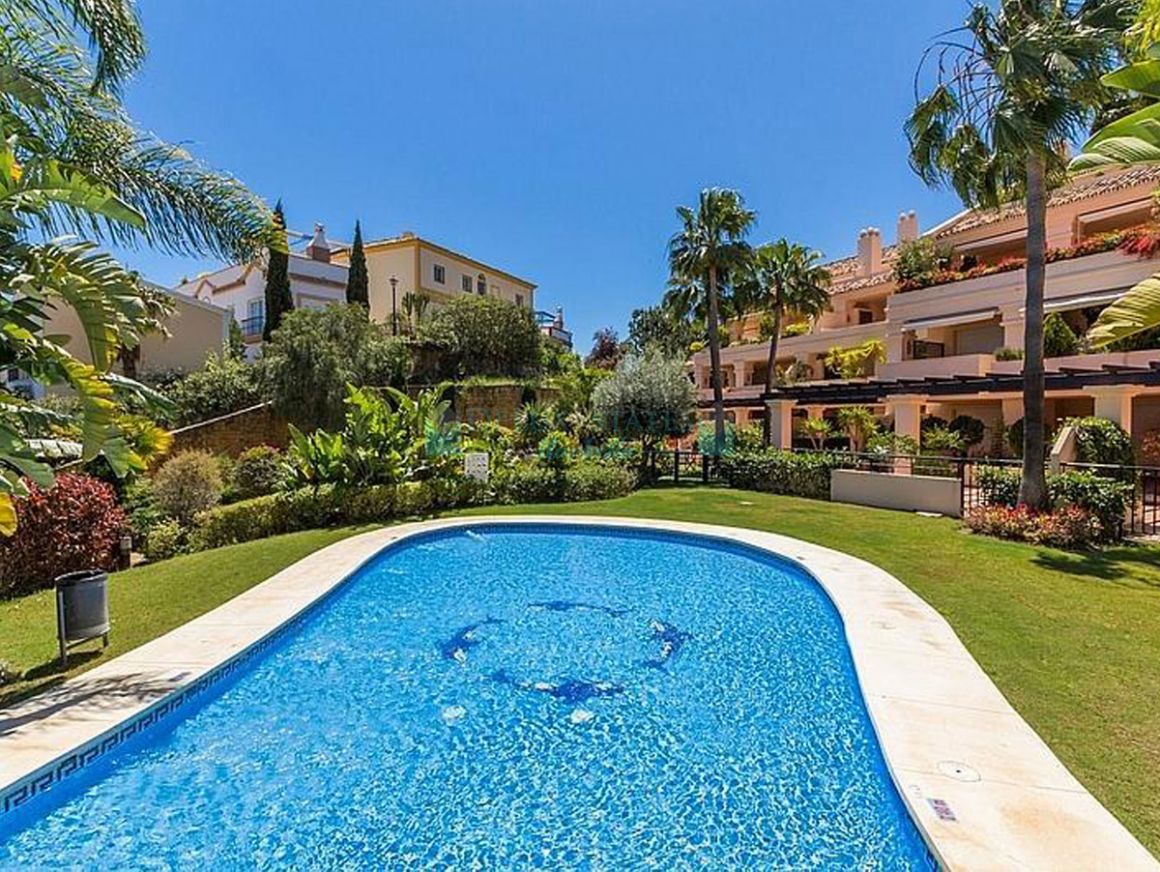 Ground Floor Apartment for sale in Nueva Andalucia