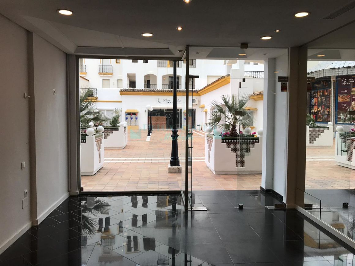Shopping Centre for sale in Marbella - Puerto Banus