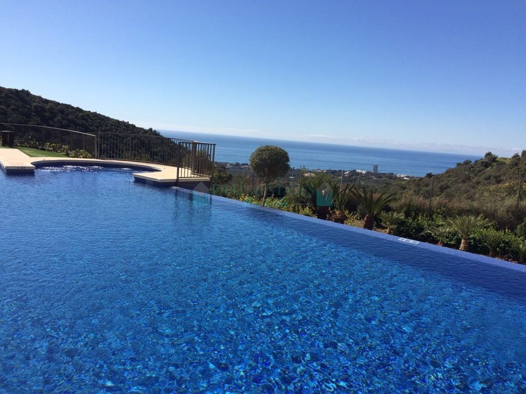 Ground Floor Apartment for sale in Los Altos de los Monteros, Marbella East