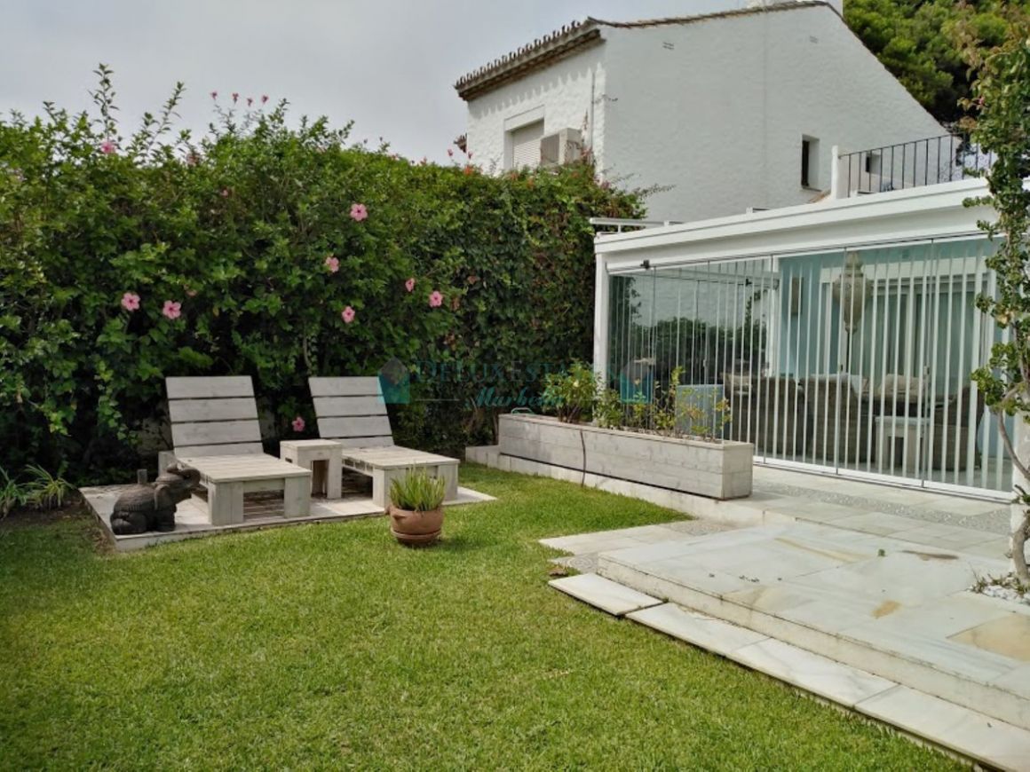 Villa for rent in Benamara, Estepona