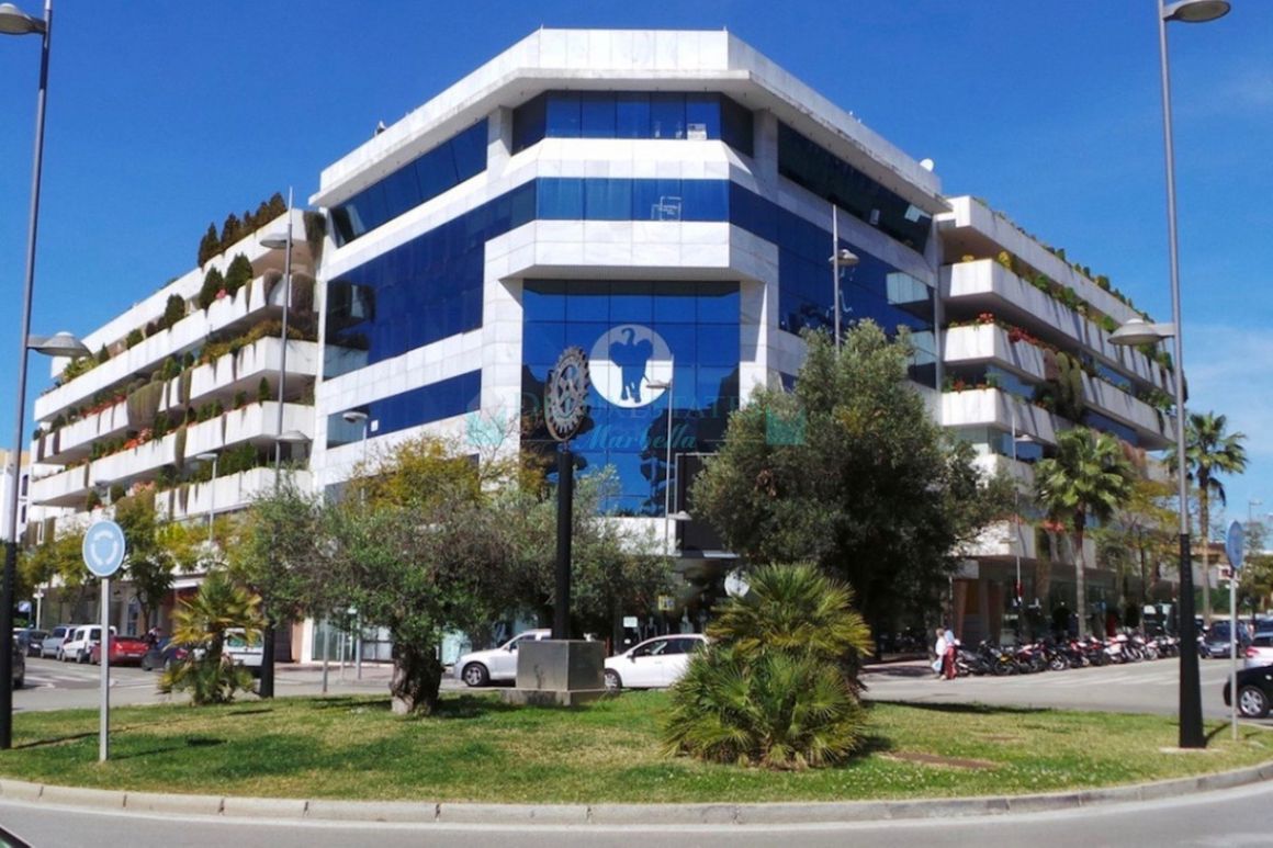 Office for rent in Marbella - Puerto Banus