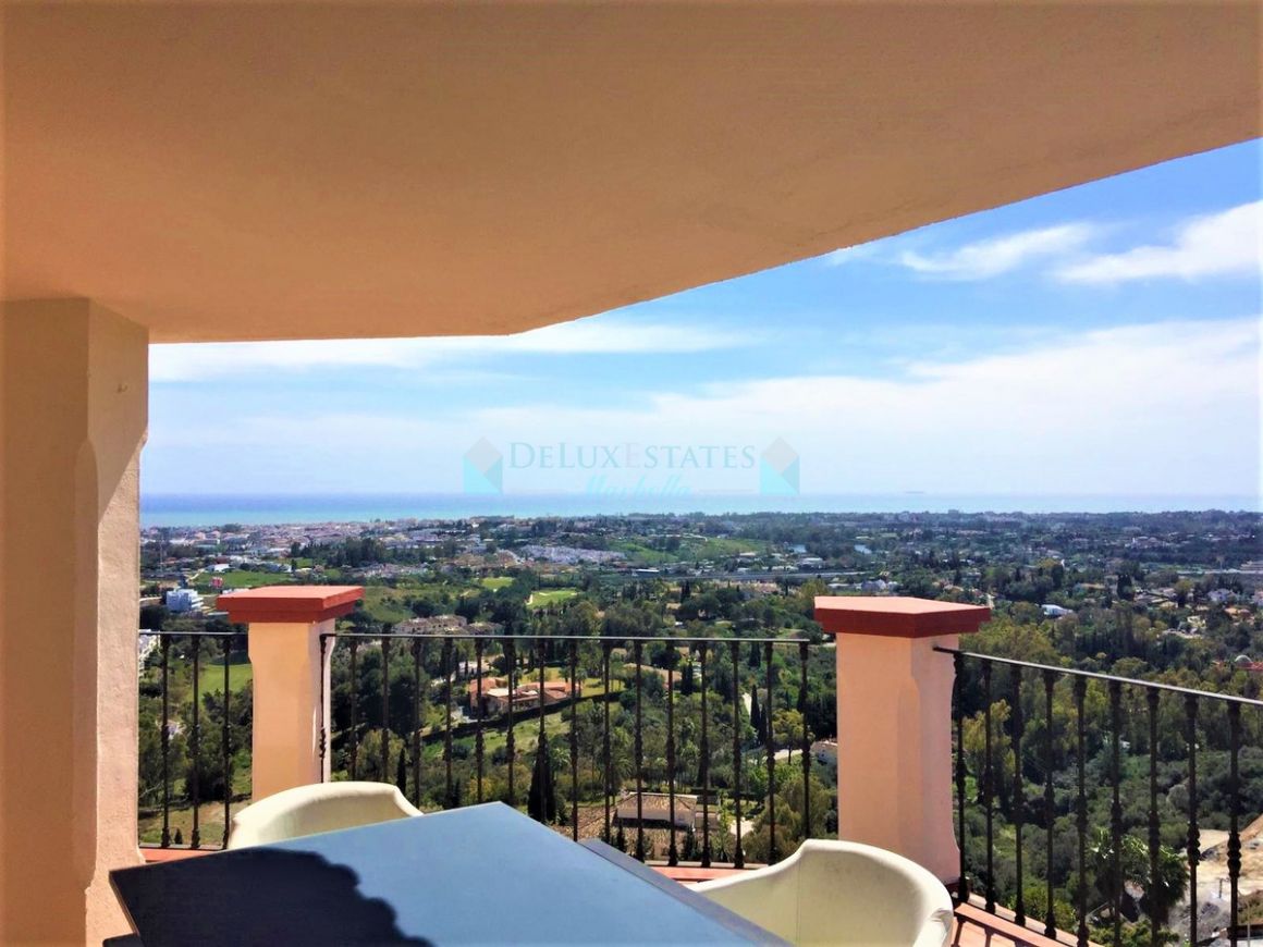 Villa for sale in La Quinta, Benahavis