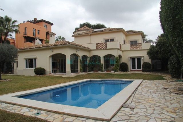 Villa en El Paraiso, Estepona