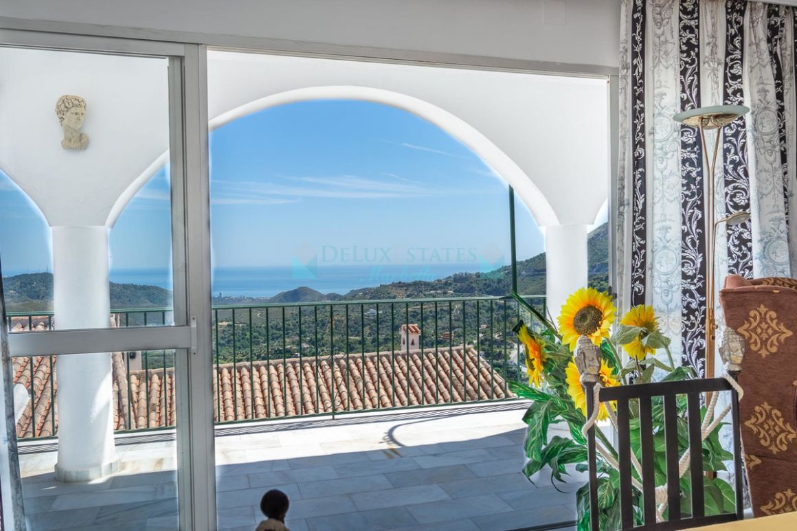 Town House for sale in Ojen