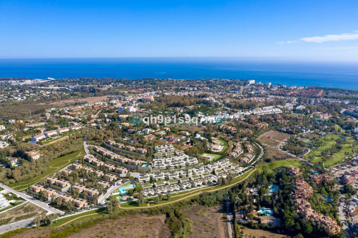 Semi Detached Villa for sale in Estepona