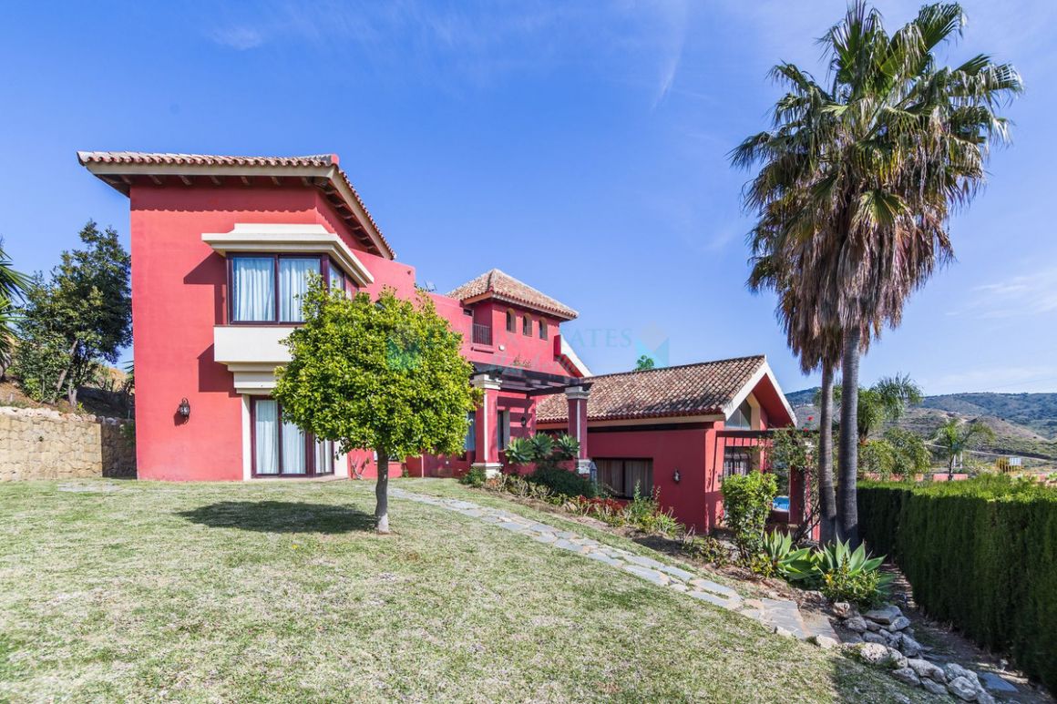 Villa for sale in Hacienda las Chapas, Marbella East
