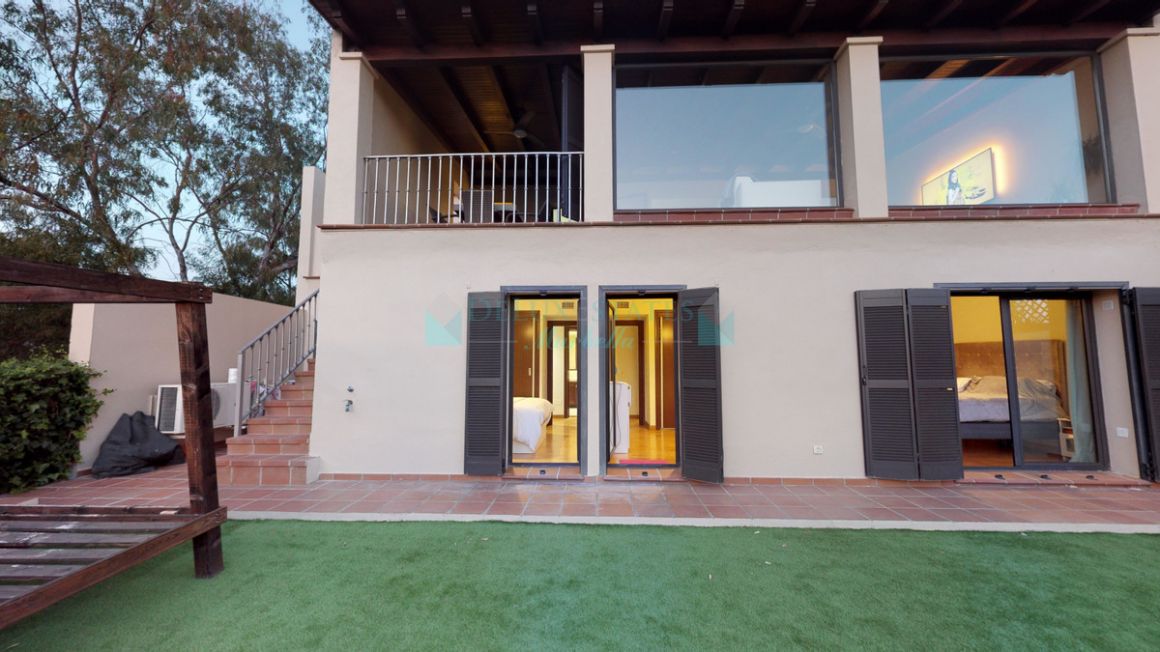 Semi Detached Villa for sale in Benahavis