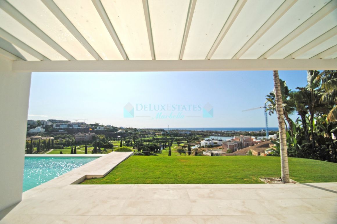 Villa for sale in Benahavis