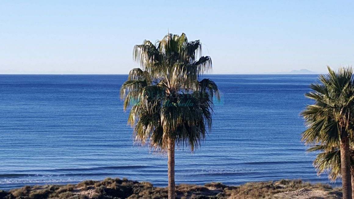 Penthouse for sale in Bahia de Marbella, Marbella East