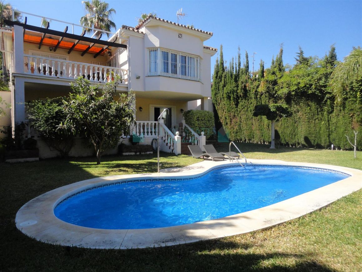 Villa for sale in Carib Playa, Marbella East