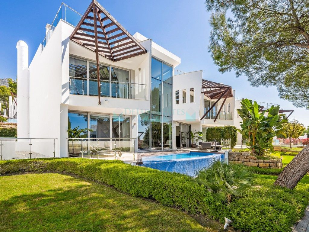 Villa for sale in Sierra Blanca, Marbella Golden Mile
