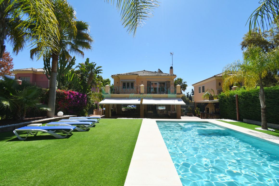 Villa for sale in Elviria, Marbella East