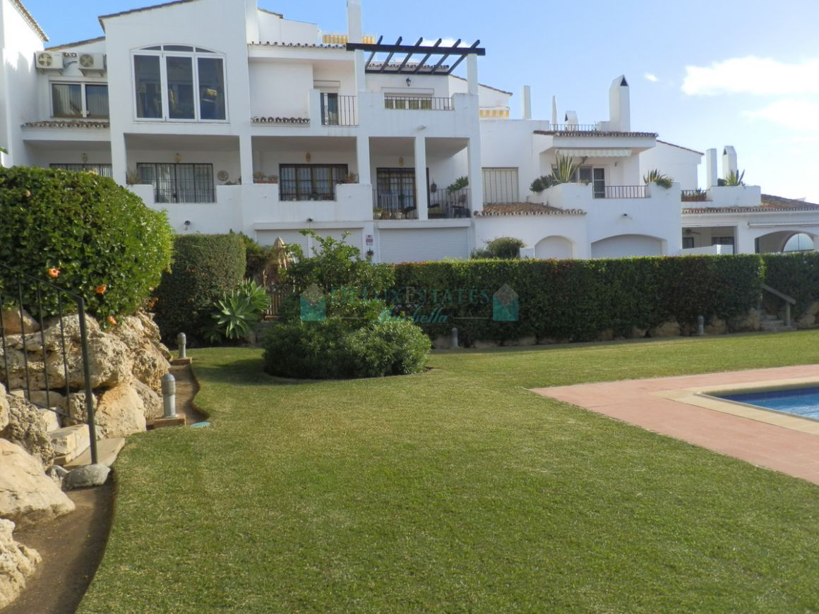 Ground Floor Apartment for sale in El Paraiso, Estepona