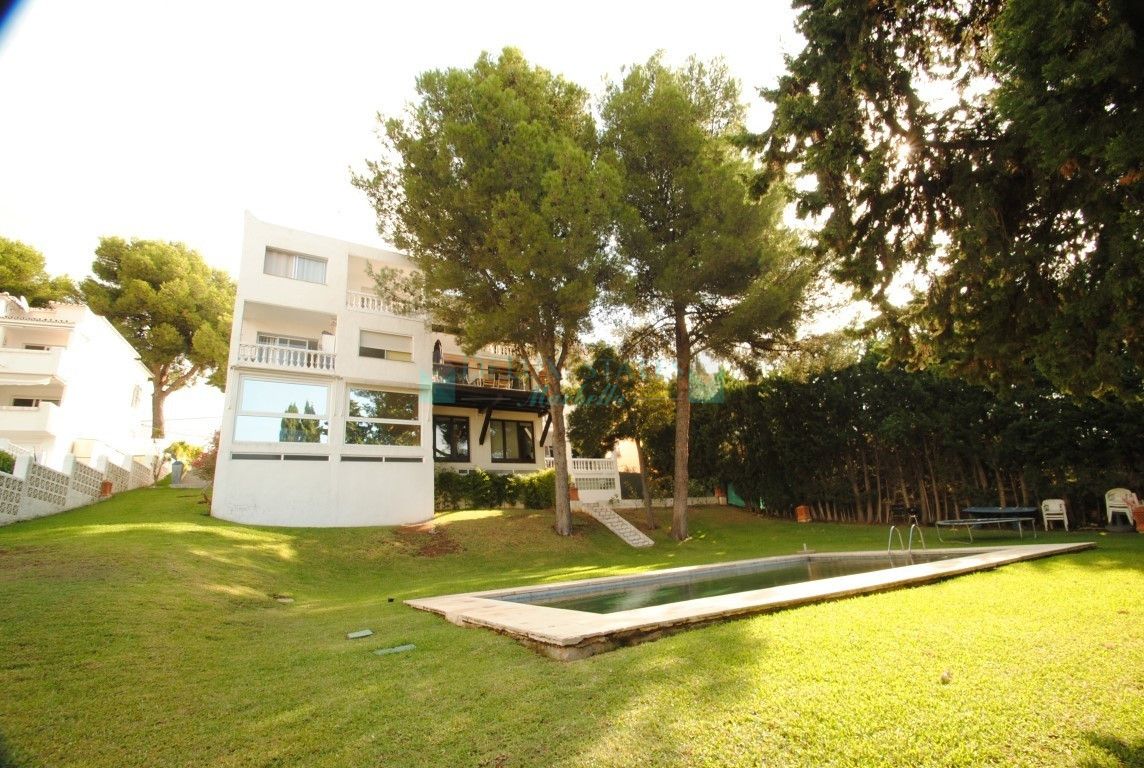Semi Detached Villa for sale in Nueva Andalucia
