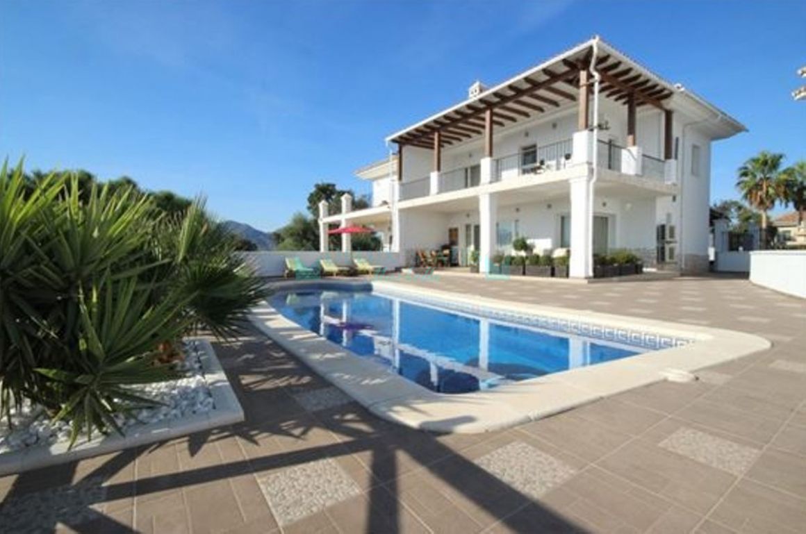 Semi Detached Villa for sale in La Mairena, Marbella East