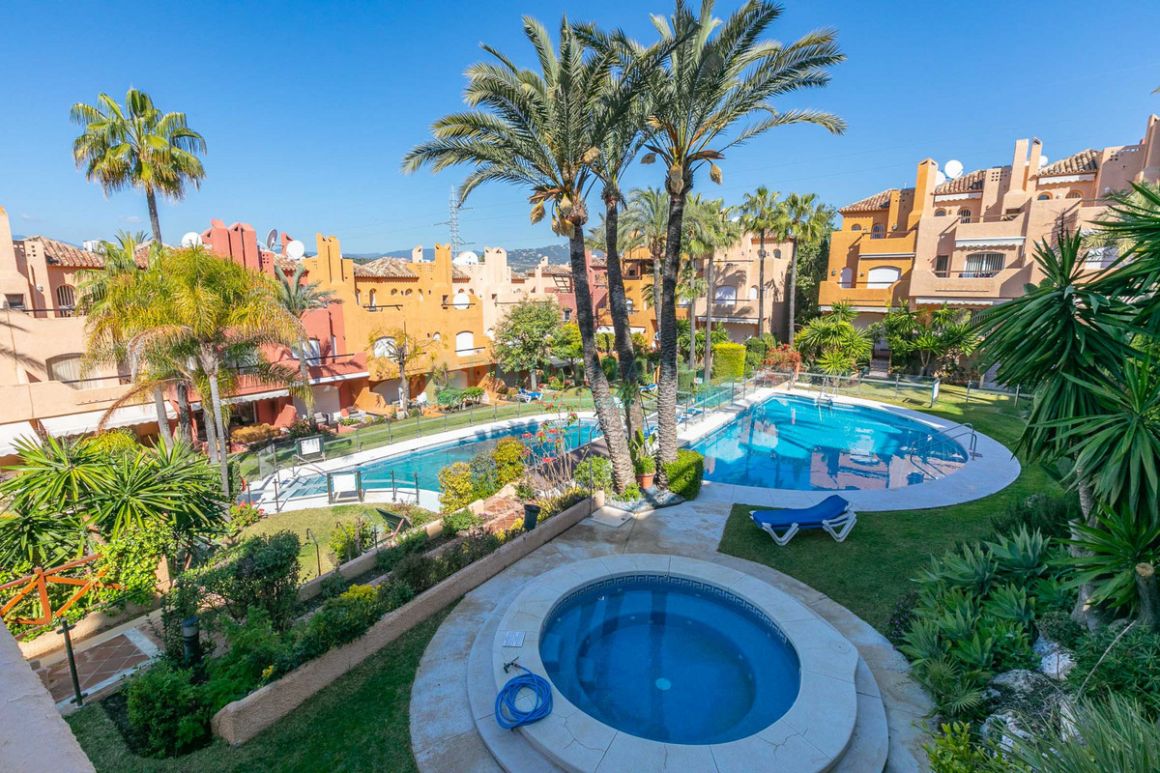Town House for sale in Marbella Golden Mile