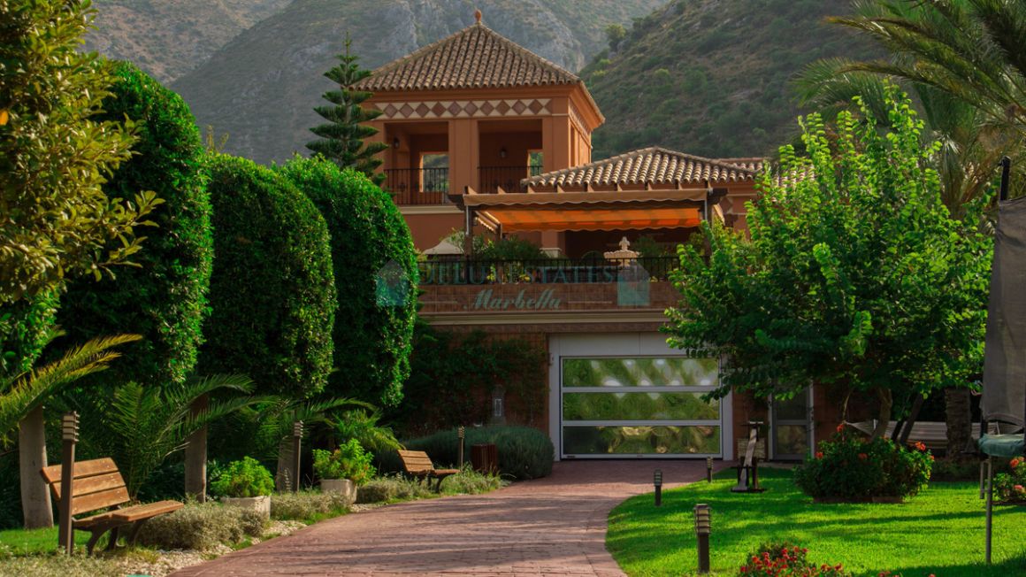 Villa for rent in Istan