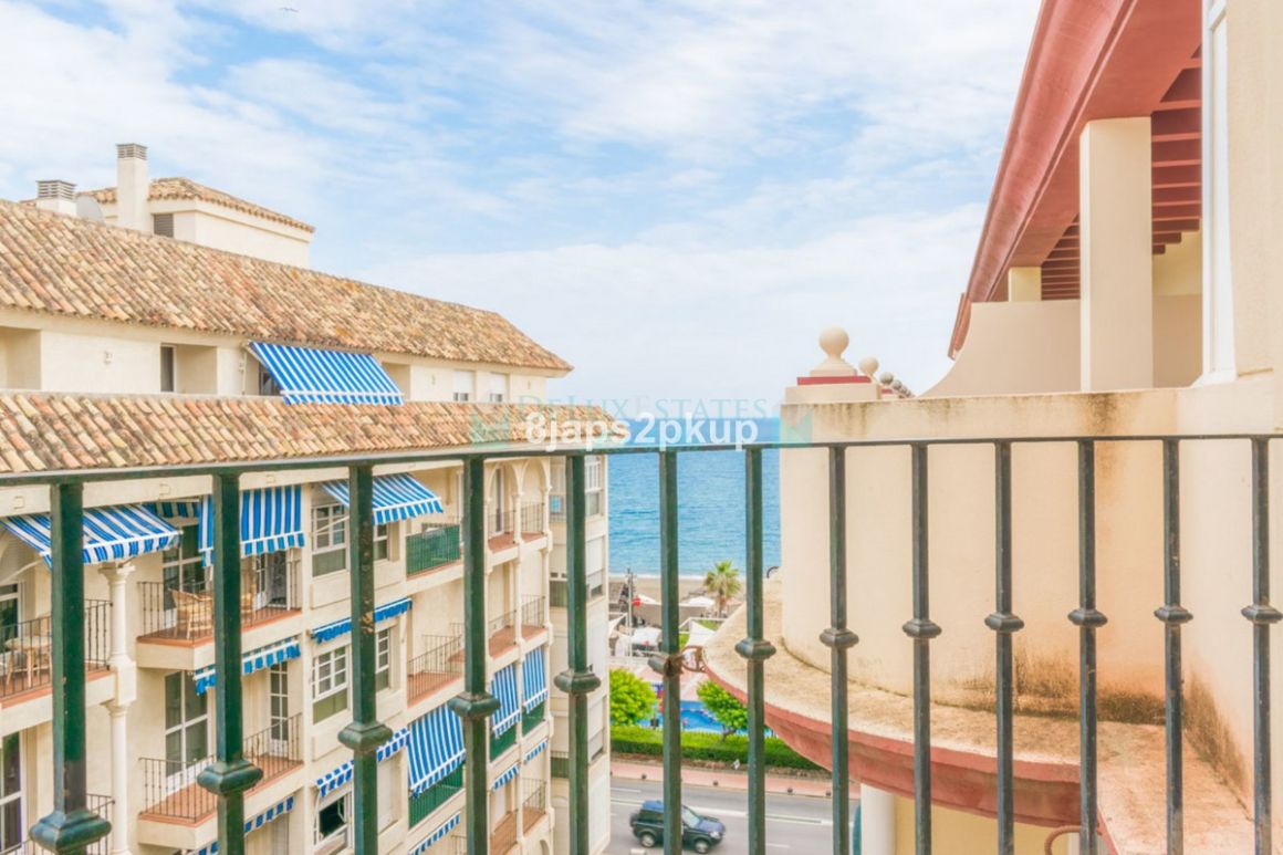 Penthouse for sale in Estepona