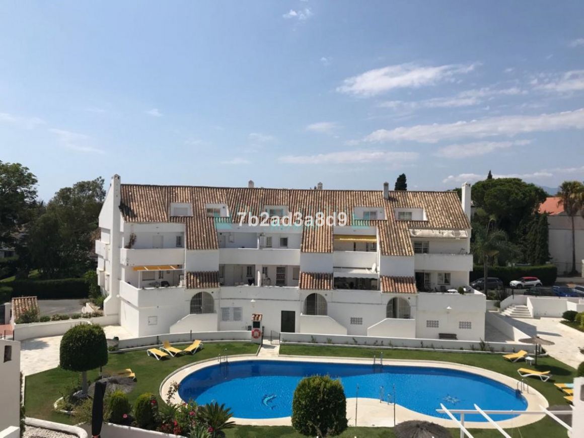 Ground Floor Apartment for sale in Nueva Andalucia