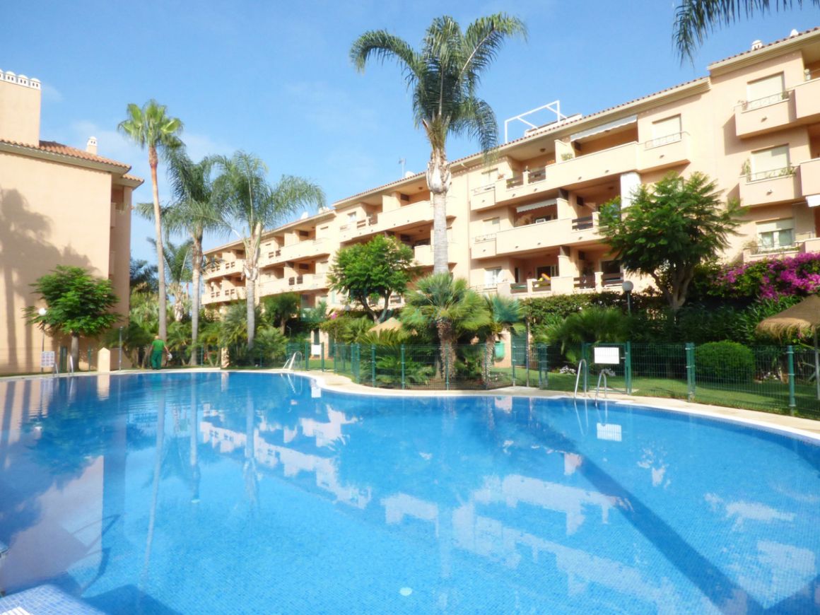 Apartment for sale in Carib Playa, Marbella East