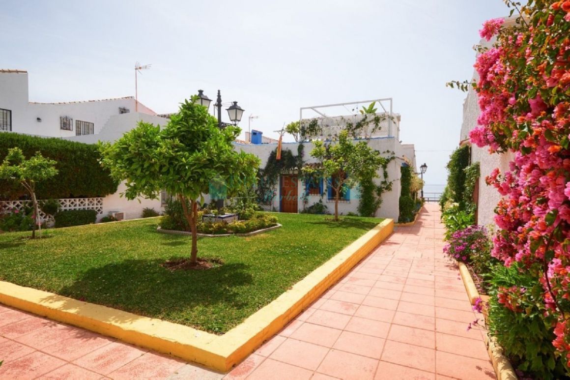 Town House for sale in Estepona