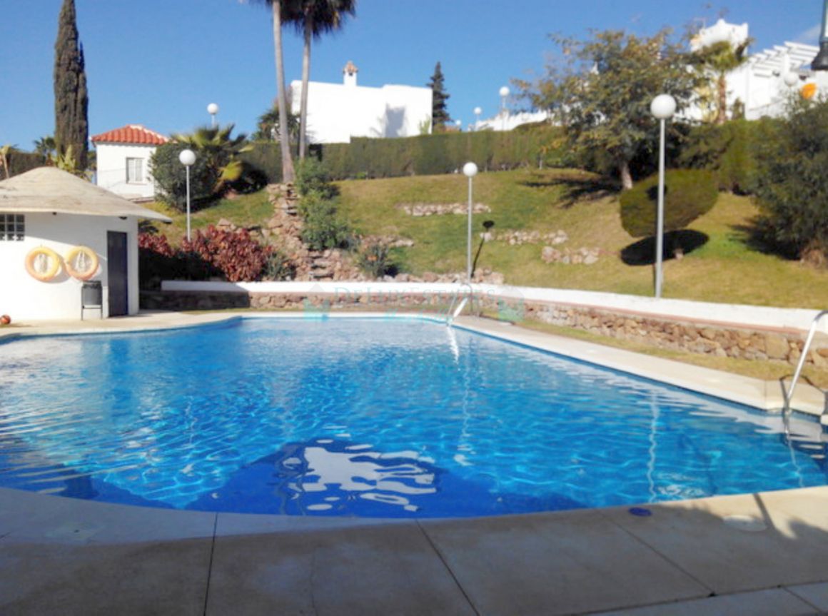 Town House for sale in Estepona