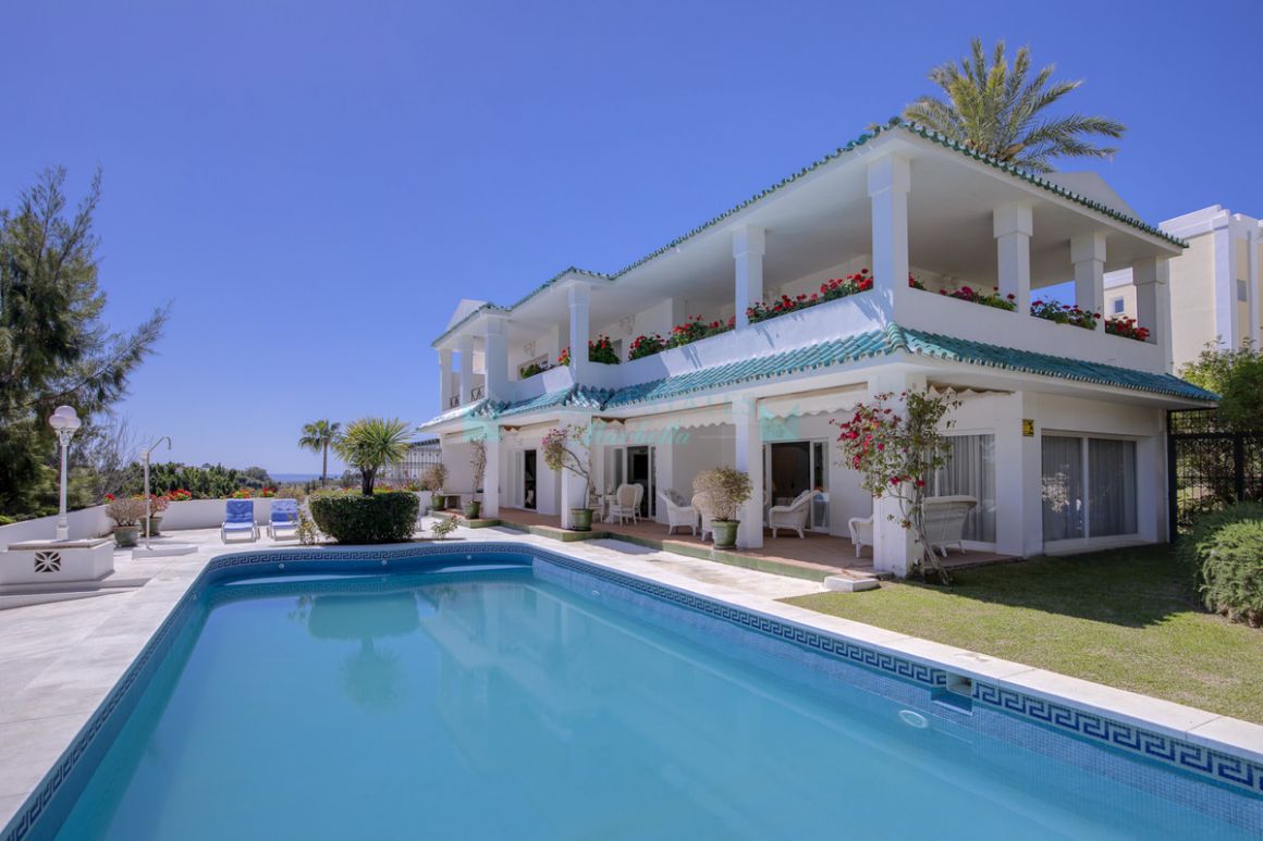 Semi Detached Villa for sale in La Quinta, Benahavis