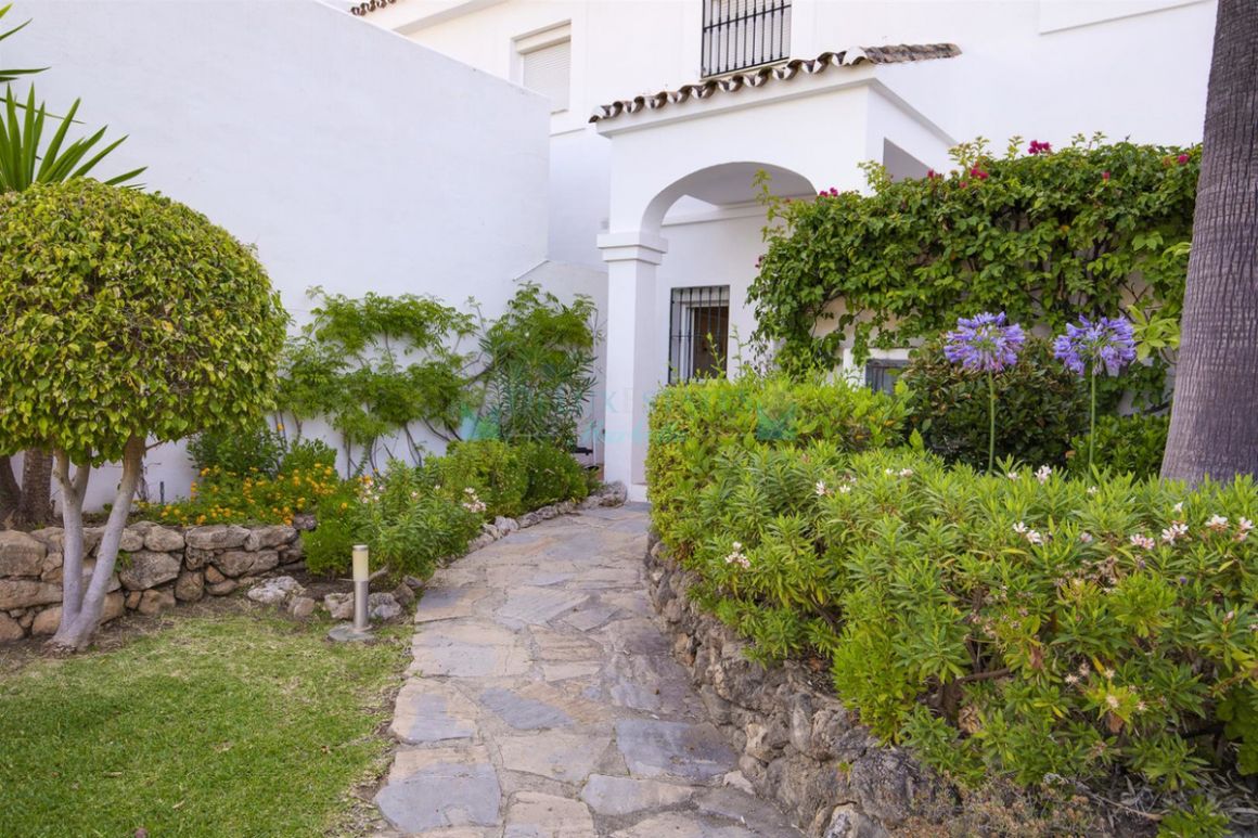 Town House for sale in Benahavis