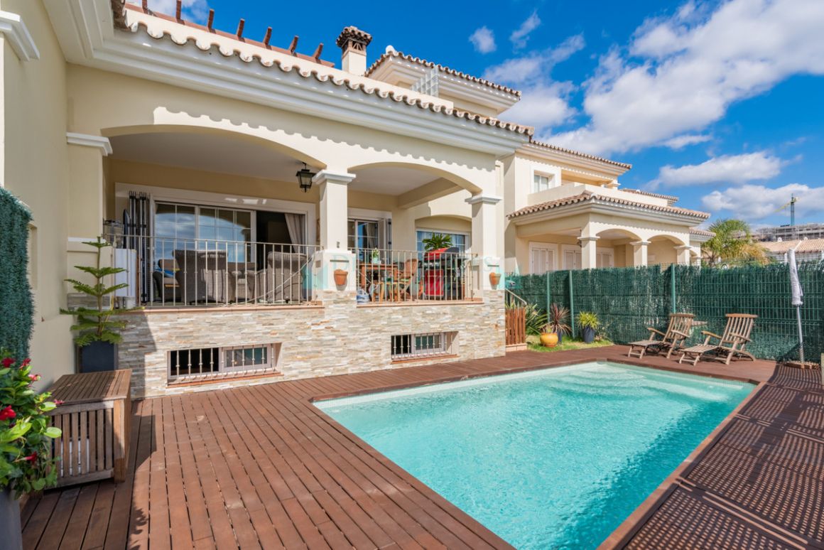 Town House for sale in Estepona
