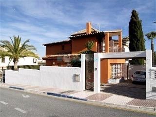 Semi Detached Villa for rent in San Pedro de Alcantara