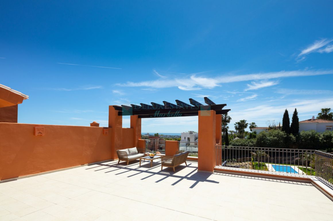 Penthouse for sale in Nueva Andalucia