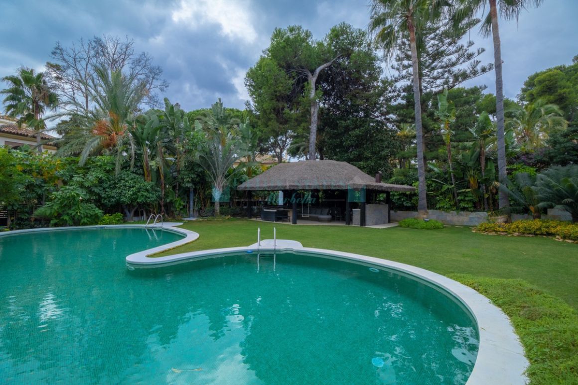 Villa for sale in Los Monteros, Marbella East