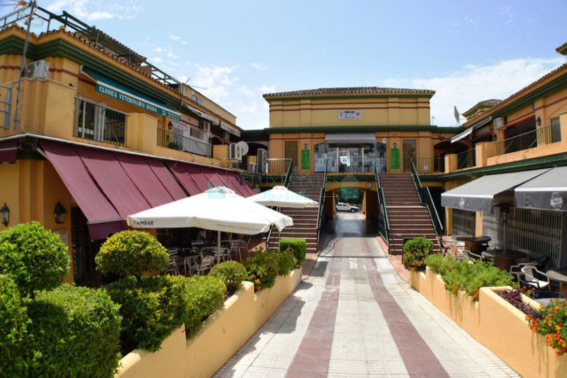 Shopping Centre for sale in Estepona
