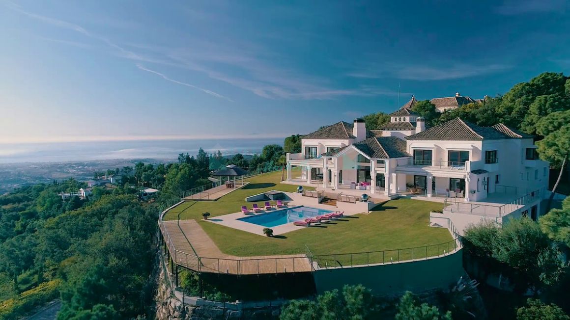 Villa for sale in La Zagaleta, Benahavis