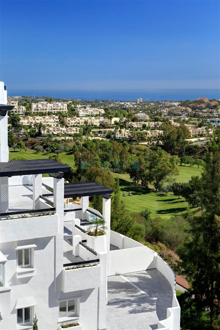 Ground Floor Apartment for sale in Benahavis