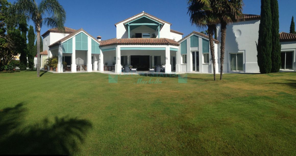 Villa en venta en  Guadalmina Baja, San Pedro de Alcantara