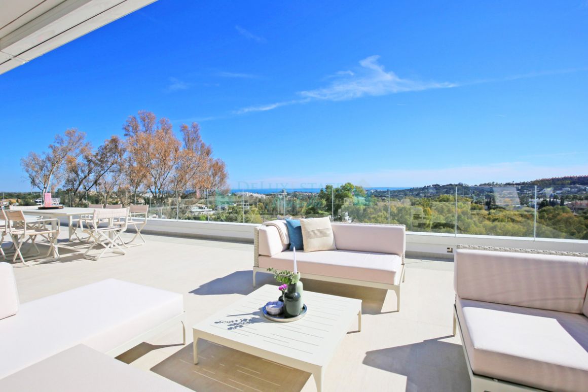 Penthouse for sale in Nueva Andalucia