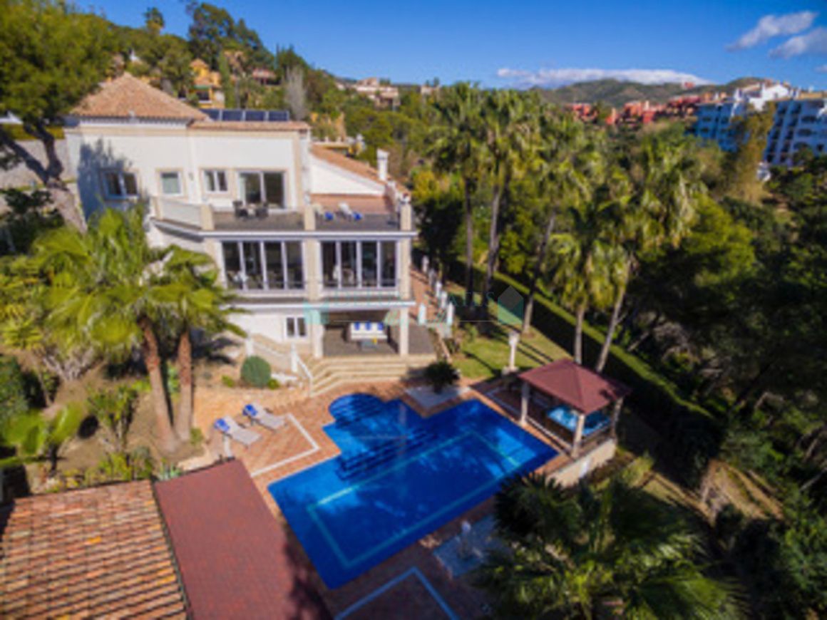 Villa for sale in Las Chapas, Marbella East