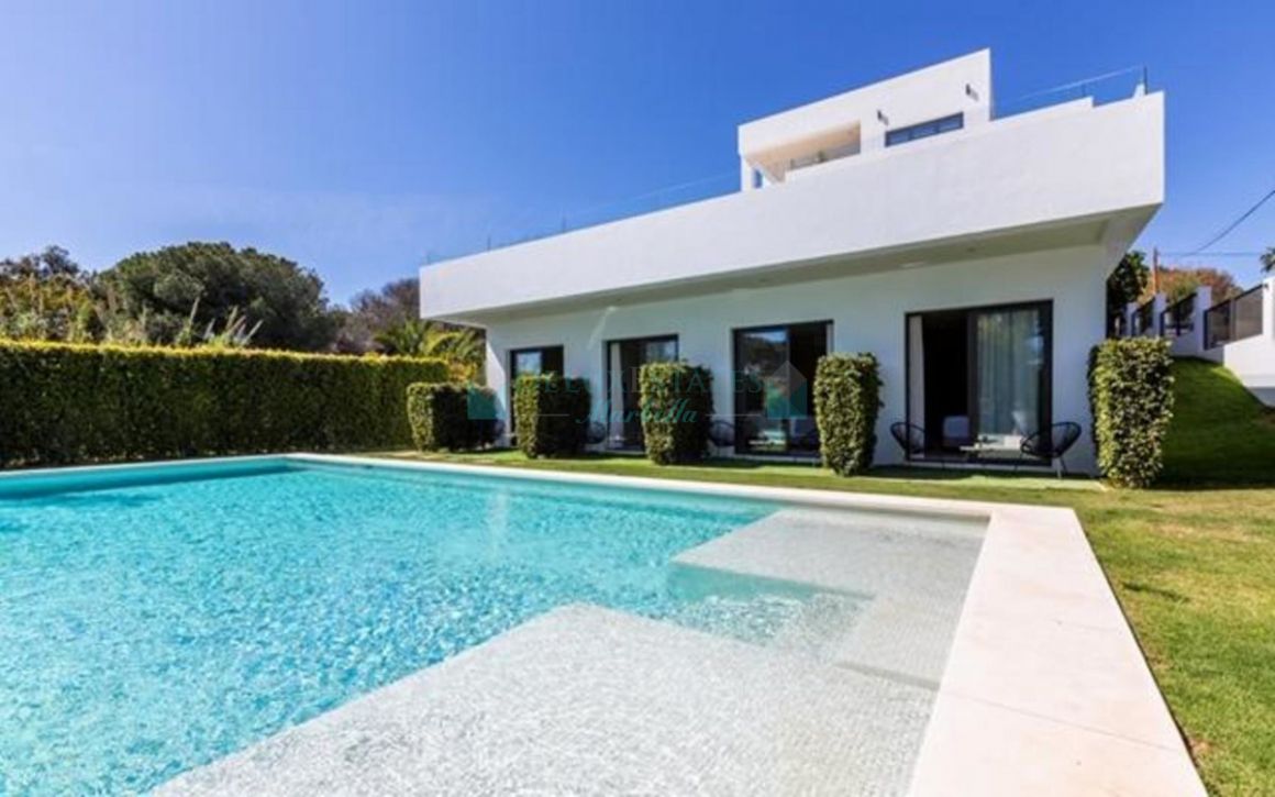 Villa for sale in Elviria, Marbella East